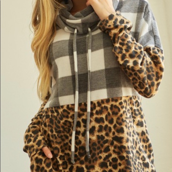 🆕Plaid and leopard print pullover - Picture 7 of 8